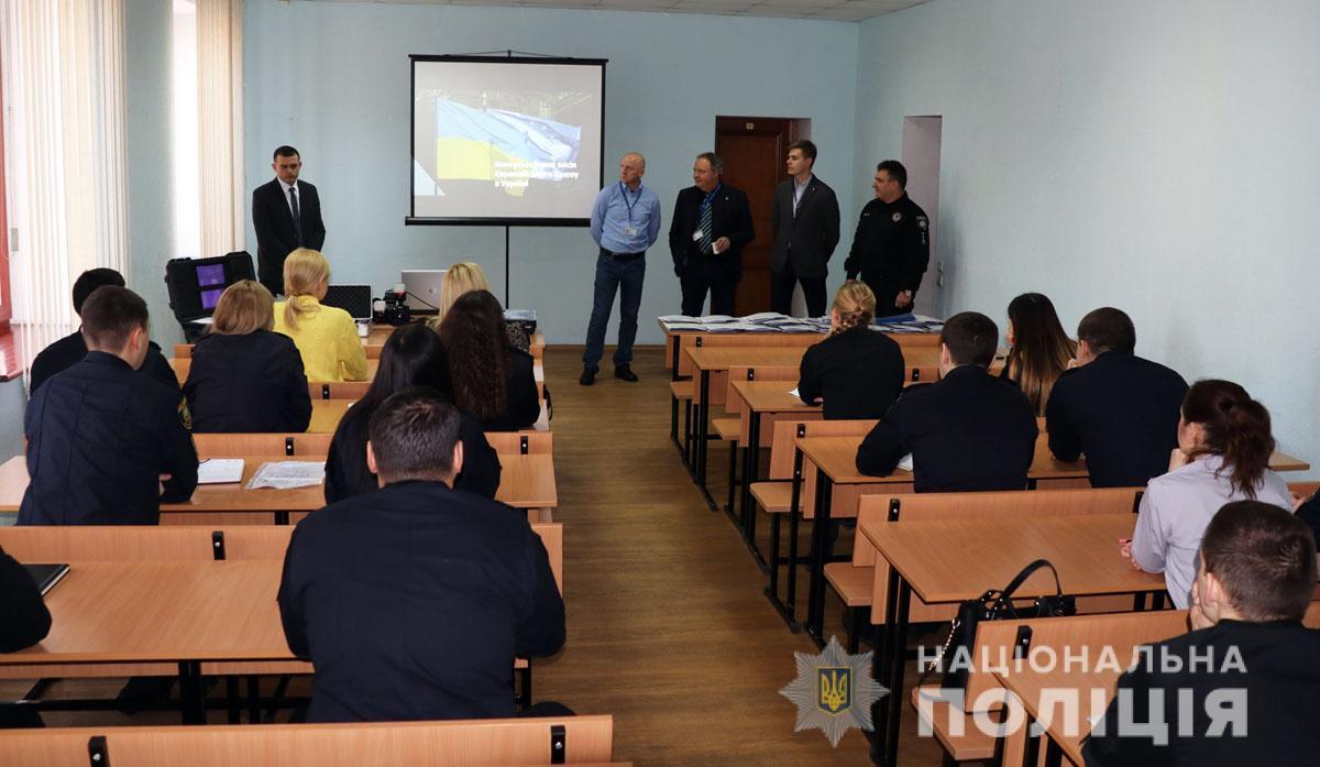 Поліцейські криміналісти Донеччини ознайомилися з європейськими стандартами огляду місця події
