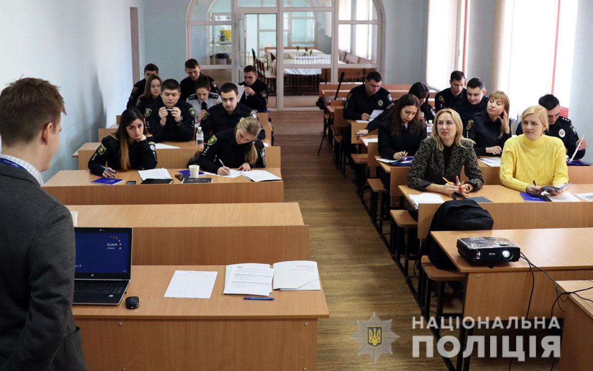 Поліцейські криміналісти Донеччини ознайомилися з європейськими стандартами огляду місця події