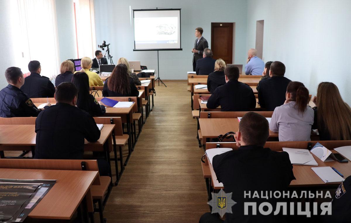 Поліцейські криміналісти Донеччини ознайомилися з європейськими стандартами огляду місця події
