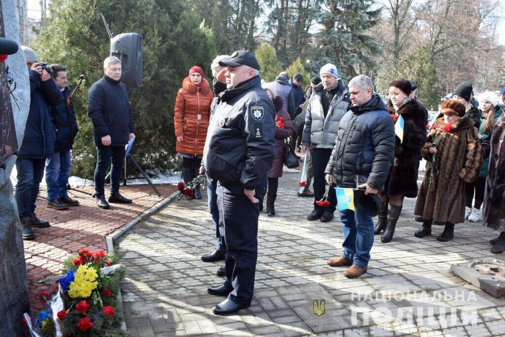 Поліцейські Донеччини вшанували пам'ять учасників бойових дій на території інших держав