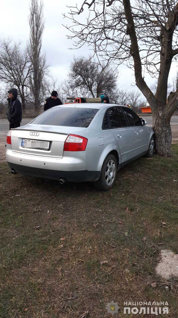 У Миколаєві поліцейські з погонею затримали іноземця за крадіжку з автомобіля