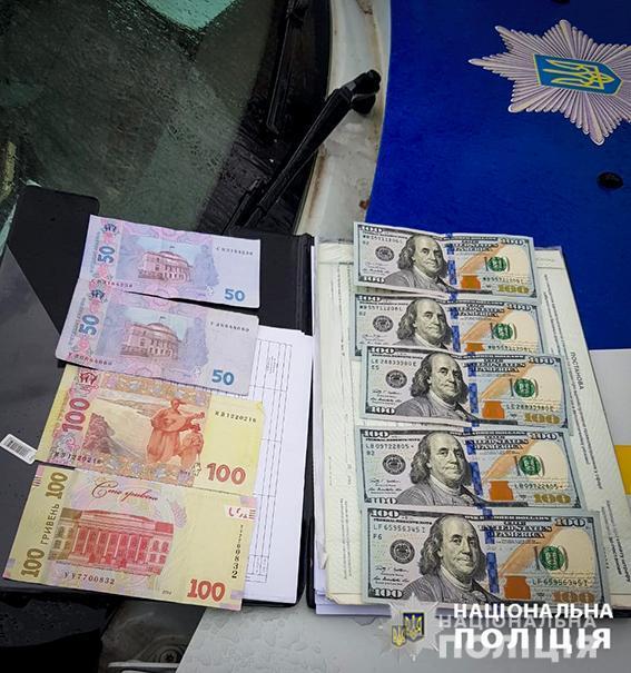 На Луганщині затримано чоловіка на спробі підкупити поліцейського