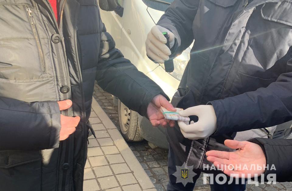 Поліція Львівщини викрила посадовцівДержпродспоживслужби в організації корупційної схеми