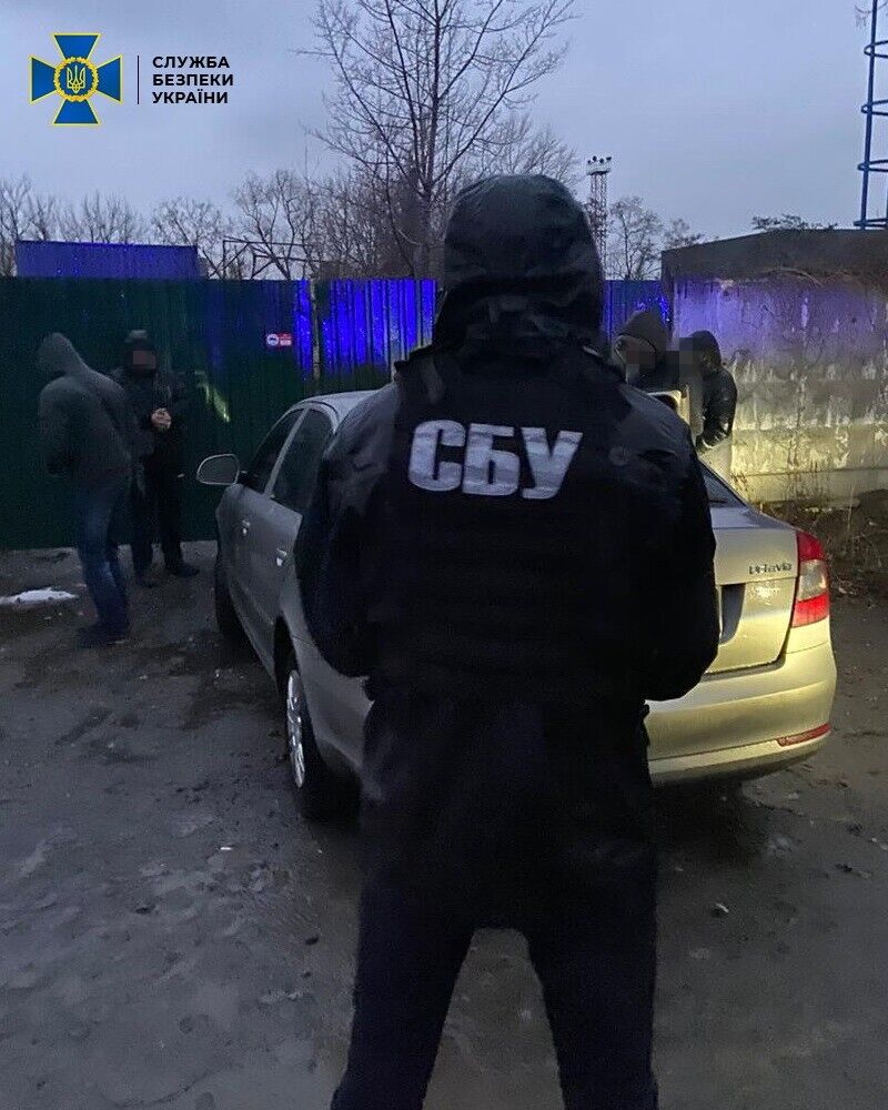 У Києві СБУ попередила постачання до торговельної мережі 17 тонн контрафактного спирту