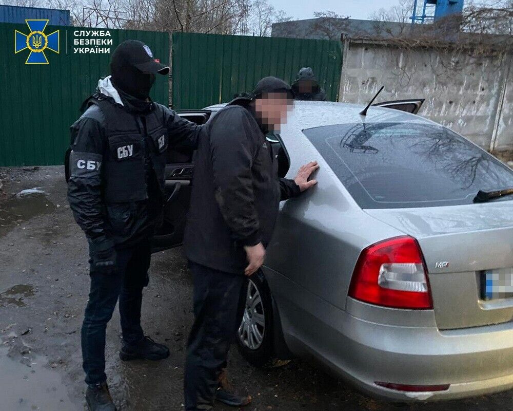 У Києві СБУ попередила постачання до торговельної мережі 17 тонн контрафактного спирту