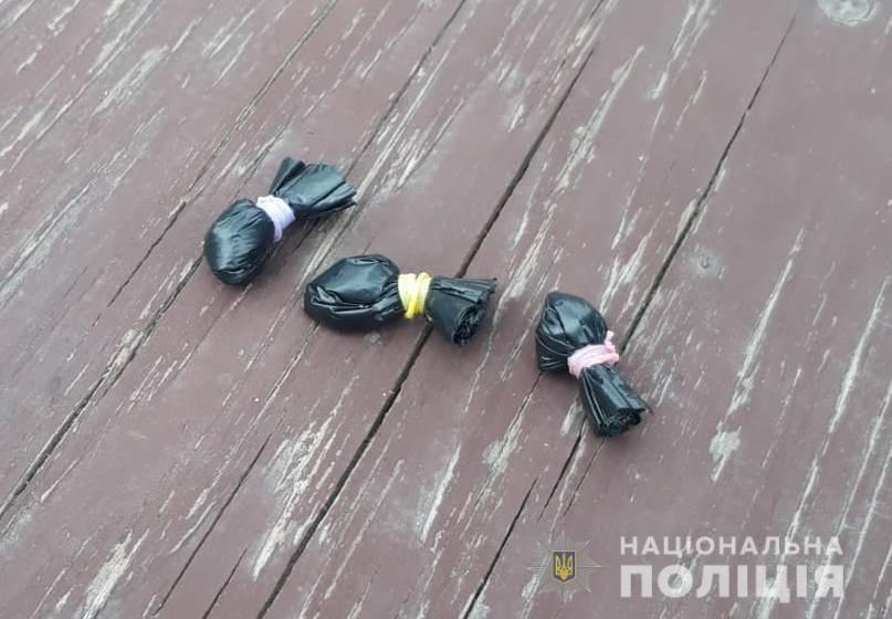 На Одещині поліцейські викрили чоловіка у зберіганні наркотиків