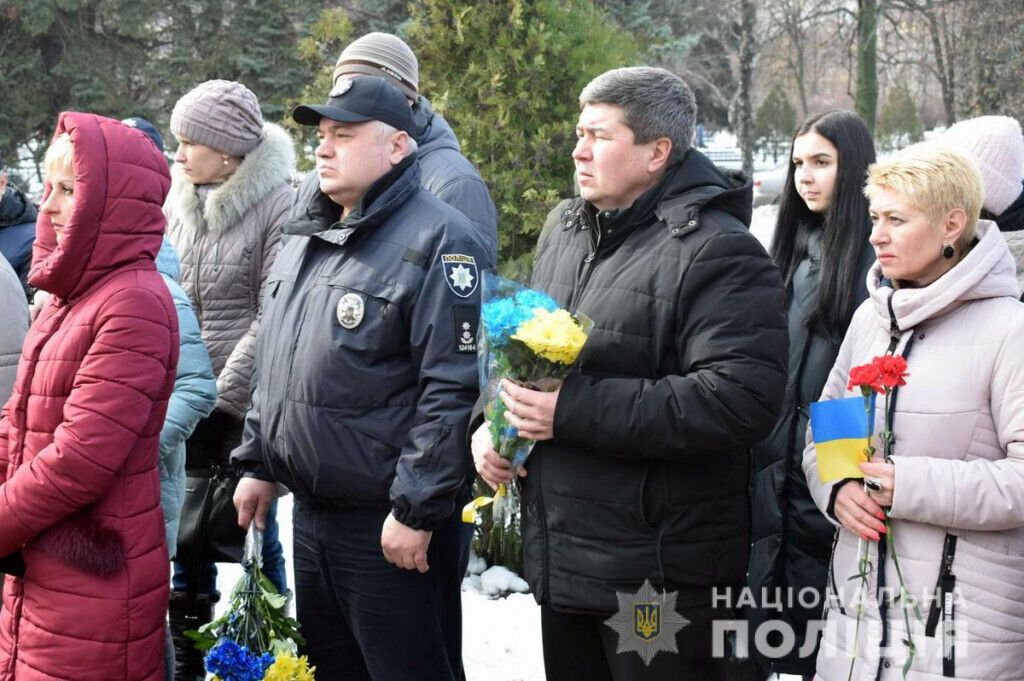 Поліцейські Донеччини вшанували пам'ять учасників бойових дій на території інших держав