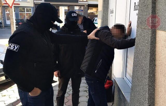 На Закарпатті керівнику Держекоінспекції загрожує до 10 років в'язниці за хабар (фото)