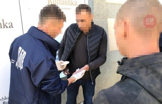 На Закарпатті керівнику Держекоінспекції загрожує до 10 років в'язниці за хабар (фото)