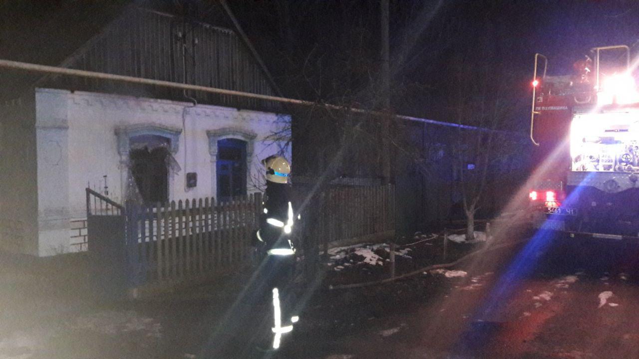 Запорізька область: вогнеборці ліквідували пожежу на території приватного домоволодіння