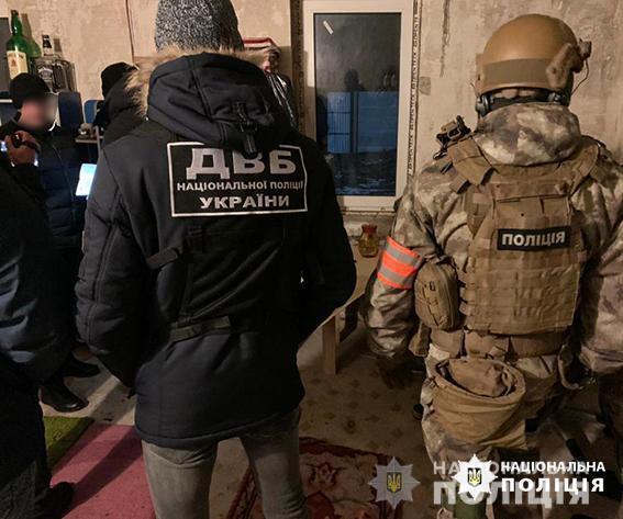 Внутрішня безпека Нацполіції викрила на Полтавщині озброєну групу наркодилерів, до складу входили колишні правоохоронці