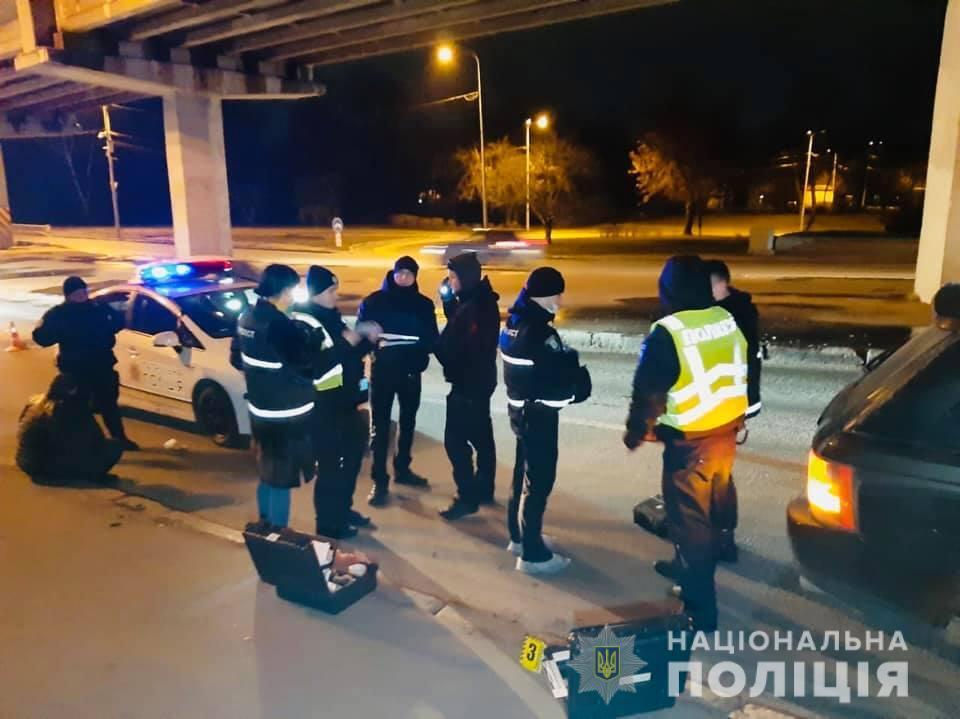 У столиці спецпризначенці стріляли по колесах, щоби зупинити озброєного водія-втікача