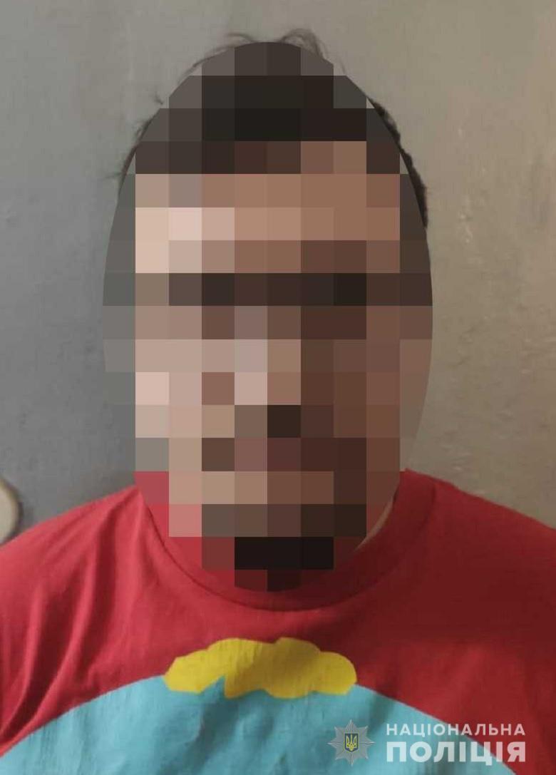 У Києві під час обшуку у викрадача іномарки слідчі виявили арсенал зброї та боєприпасів