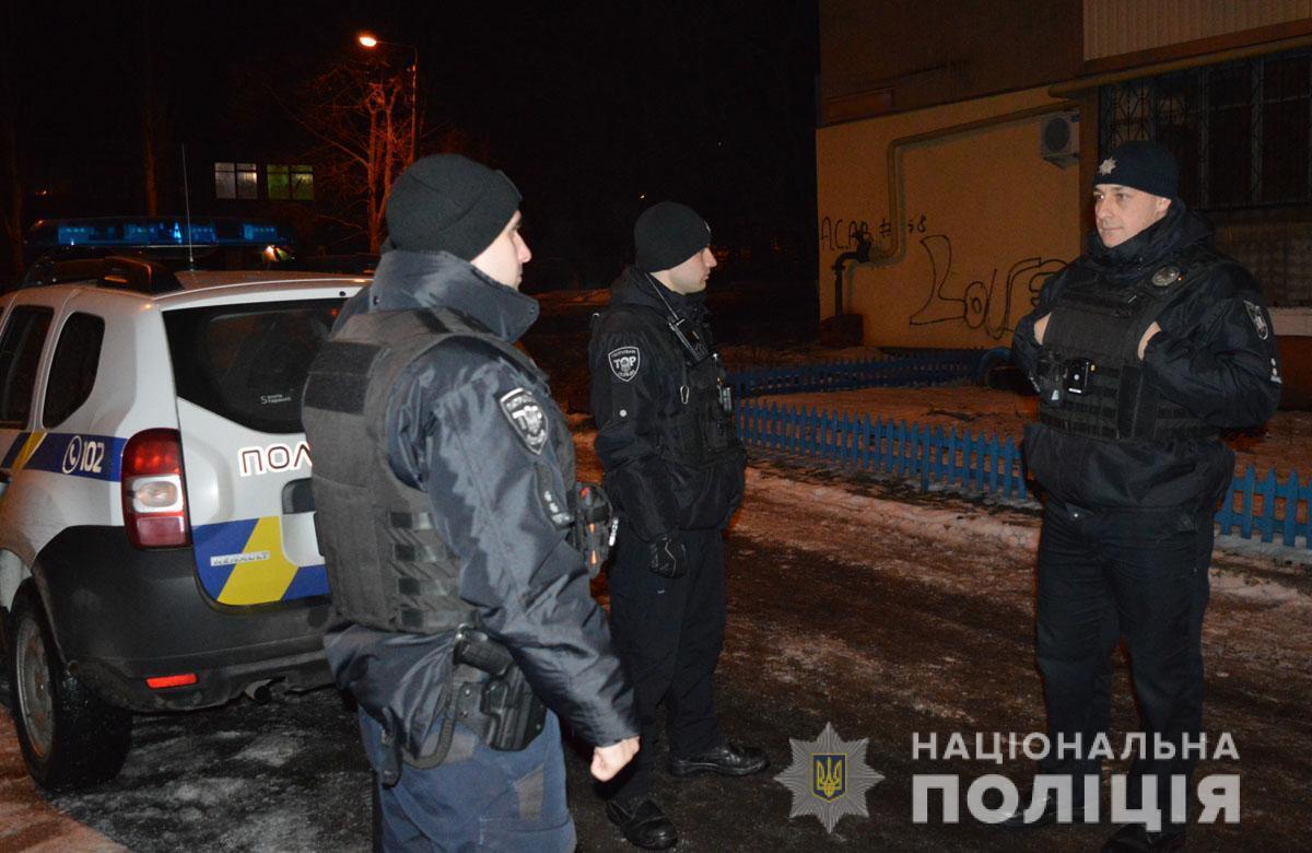 На Донеччині поліцейські затримали чоловіка, який погрожував підірвати жінку з дитиною