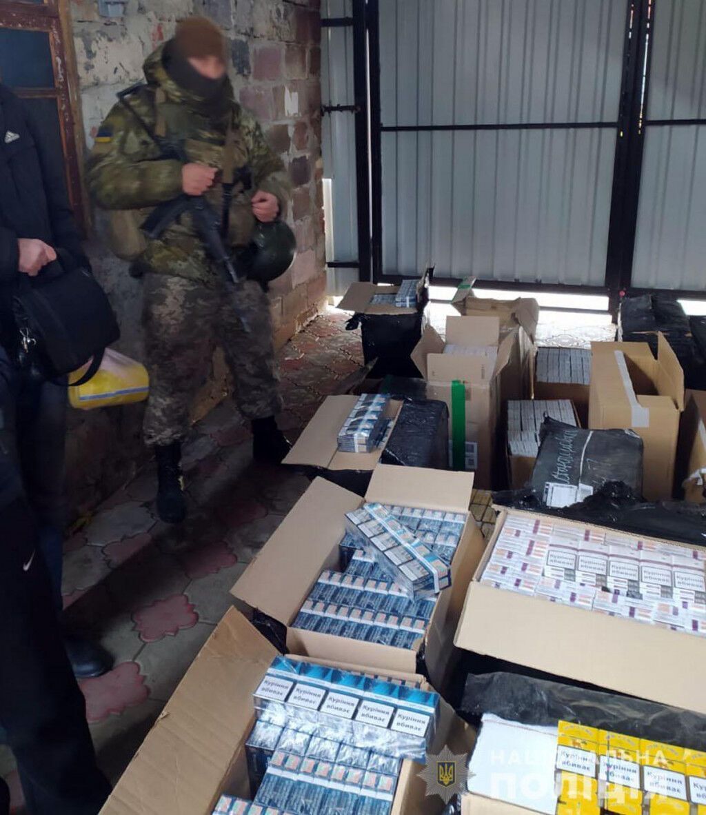Поліцейські Донеччини викрили схему реалізації фальсифікованої тютюнової продукції в різних областях України