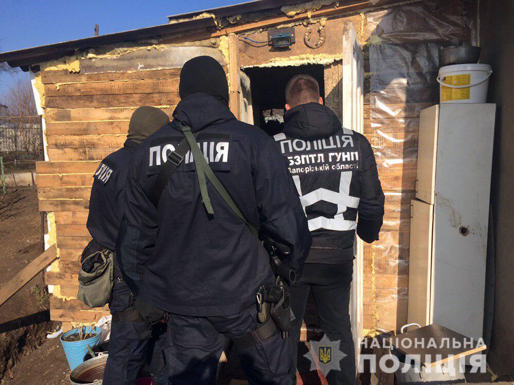 Оперативники Нацполіції блокували транснаціональний канал торгівлі людьми для втягнення жертв у злочинну діяльність