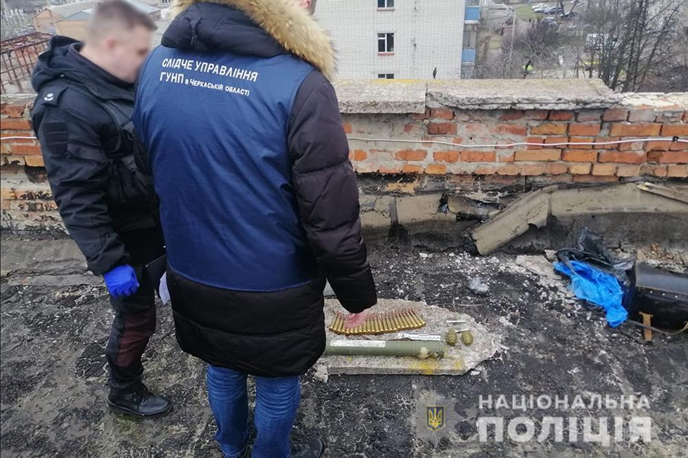 На Черкащині правоохоронці задокументували факт незаконного продажу зброї