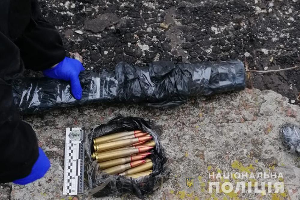 На Черкащині правоохоронці задокументували факт незаконного продажу зброї