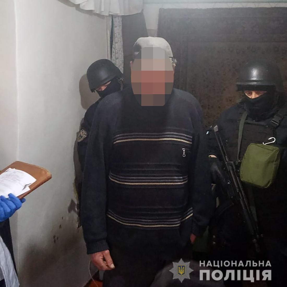 На Житомирщині поліцейські вилучили зброю та боєприпаси у жителя Ружинського району