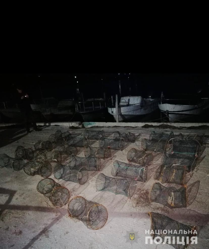 На Херсонщині поліція підозрює рибоохоронців у причетності до браконьєрства та використанні підробних документів