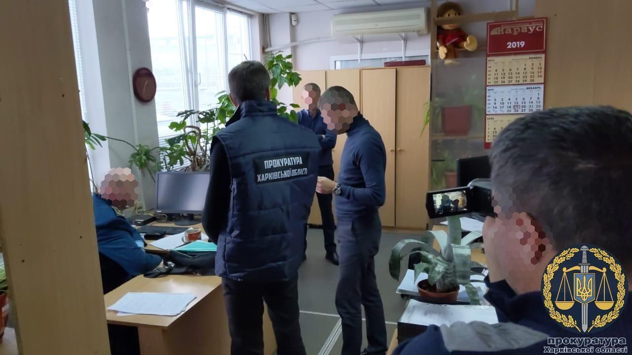 Митник, дії якого завдали державі збитків на суму 540 тис. грн, постане перед судом (ФОТО)