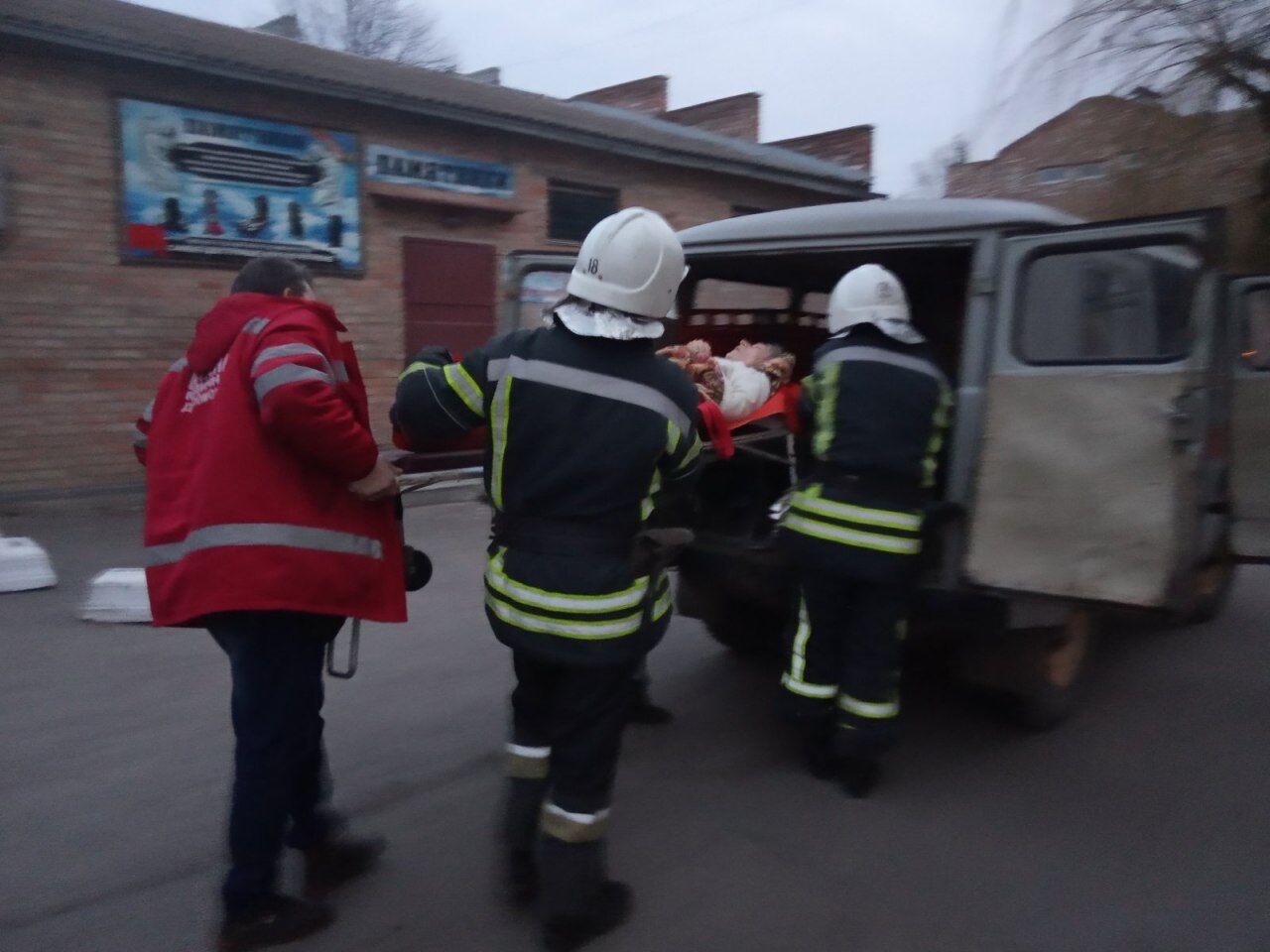 На Кіровоградщині рятувальники надали допомогу хворій літній жінці