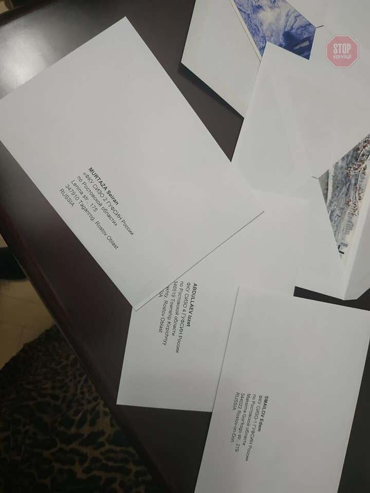 Ексбранець Кремля Сущенко попросив Денісову передати політв'язням листівки від студентів (фото)