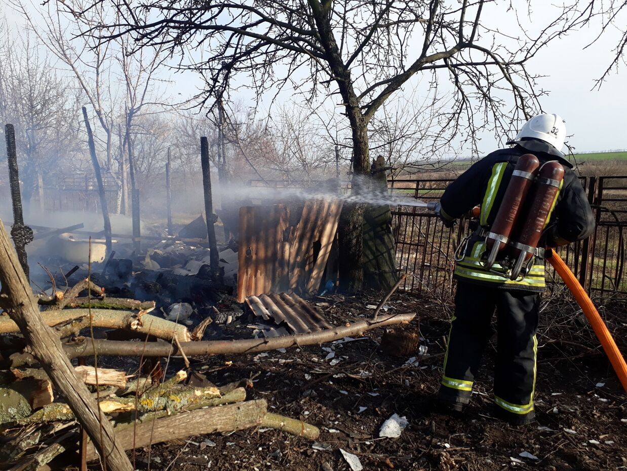 Кіровоградська область: рятувальники загасили 9 пожеж у житловому секторі та на відкритій території