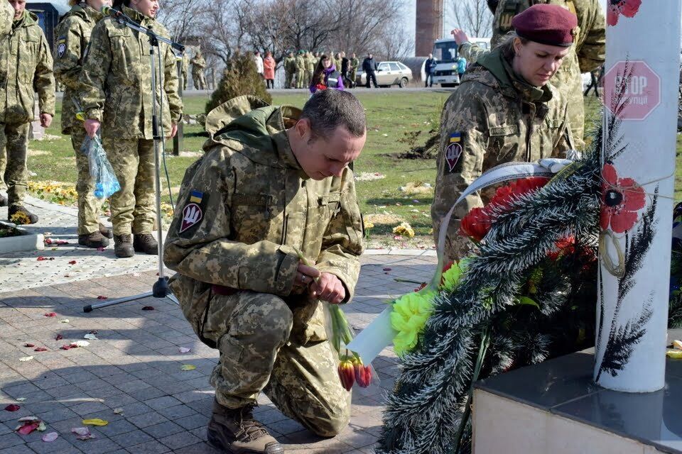 На Донеччині вшанували пам’ять українських добровольців (фото)