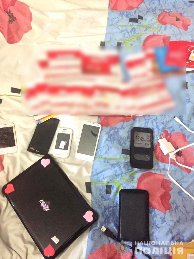 Поліція викрила групу наркозбувачів, які тривалий час діяли в Лозівському районі Харківської області