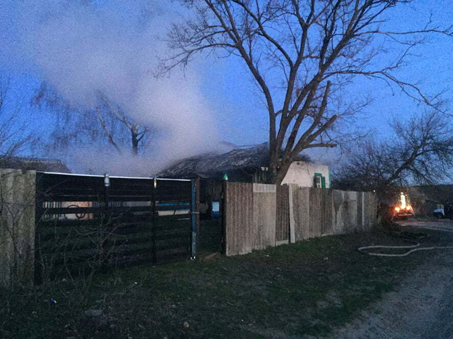 Полтавська область: вогнеборці загасили пожежу в будинку