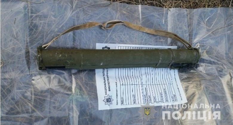 На Луганщині поліція в ході досудового слідства виявила ще дві схованки зі зброєю та боєприпасами
