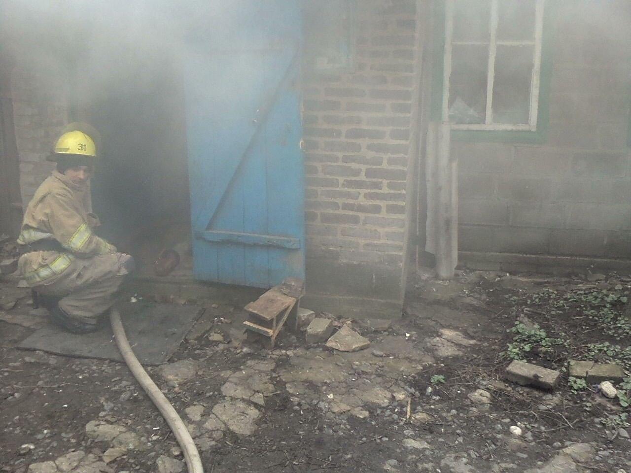 На Донеччині під час гасіння пожежі вогнеборці врятували жінку