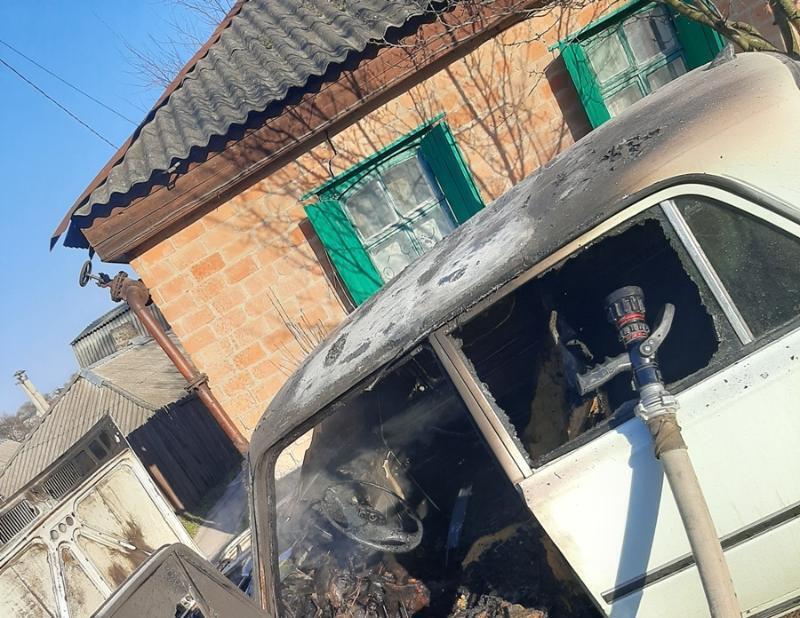 Кіровоградська область: бійці ДСНС ліквідували 2 займання автотранспорту