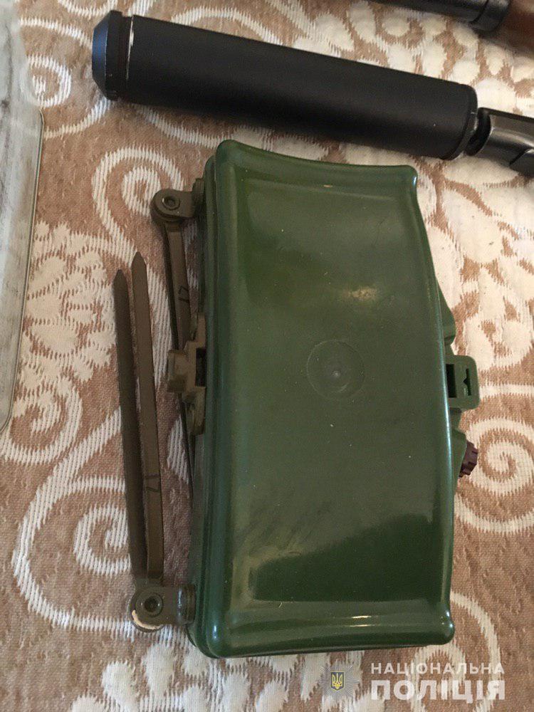 Слідчі направили до суду обвинувальні акти щодо групи осіб, підозрюваних у вчинені замаху на вбивство киянина та підпалу автомобіля адвоката