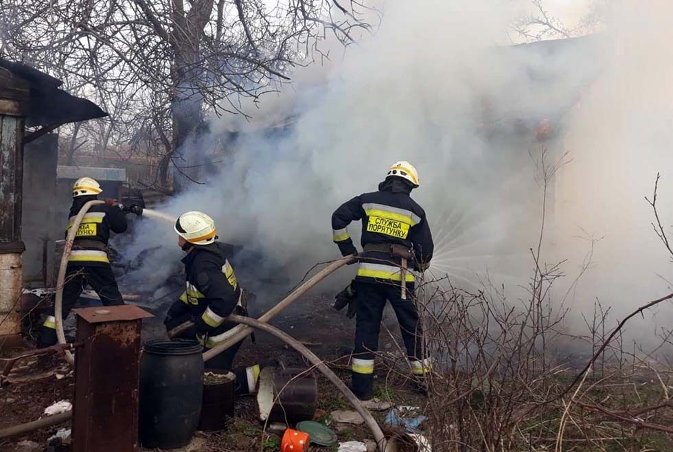 м. Дніпро: ліквідовано пожежу в приватному секторі