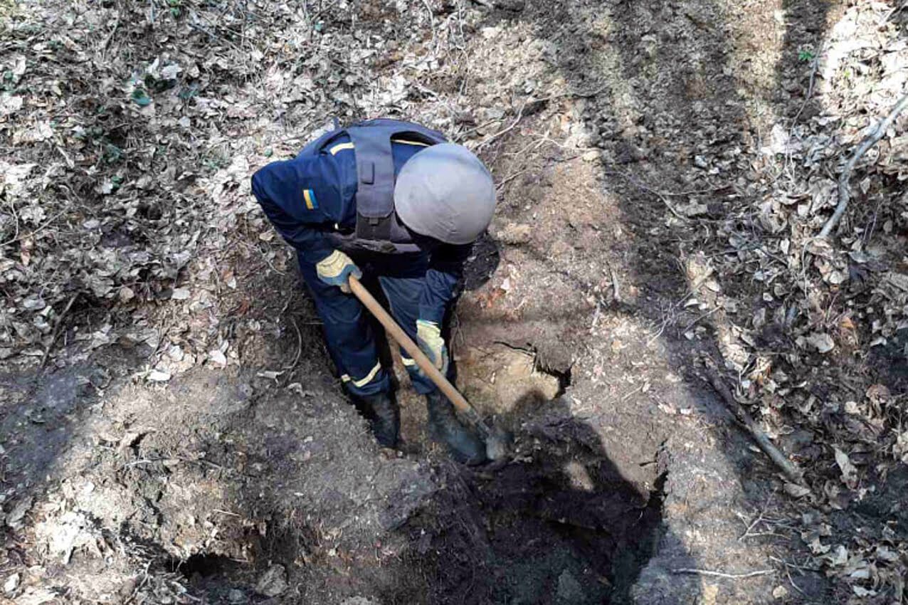 На Хмельниччині піротехніки ГУ ДСНС знищили цілий арсенал боєприпасів часів Другої світової війни