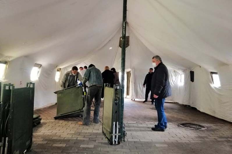 В усіх областях України рятувальники облаштували тимчасові пункти прийому хворих на COVID-19