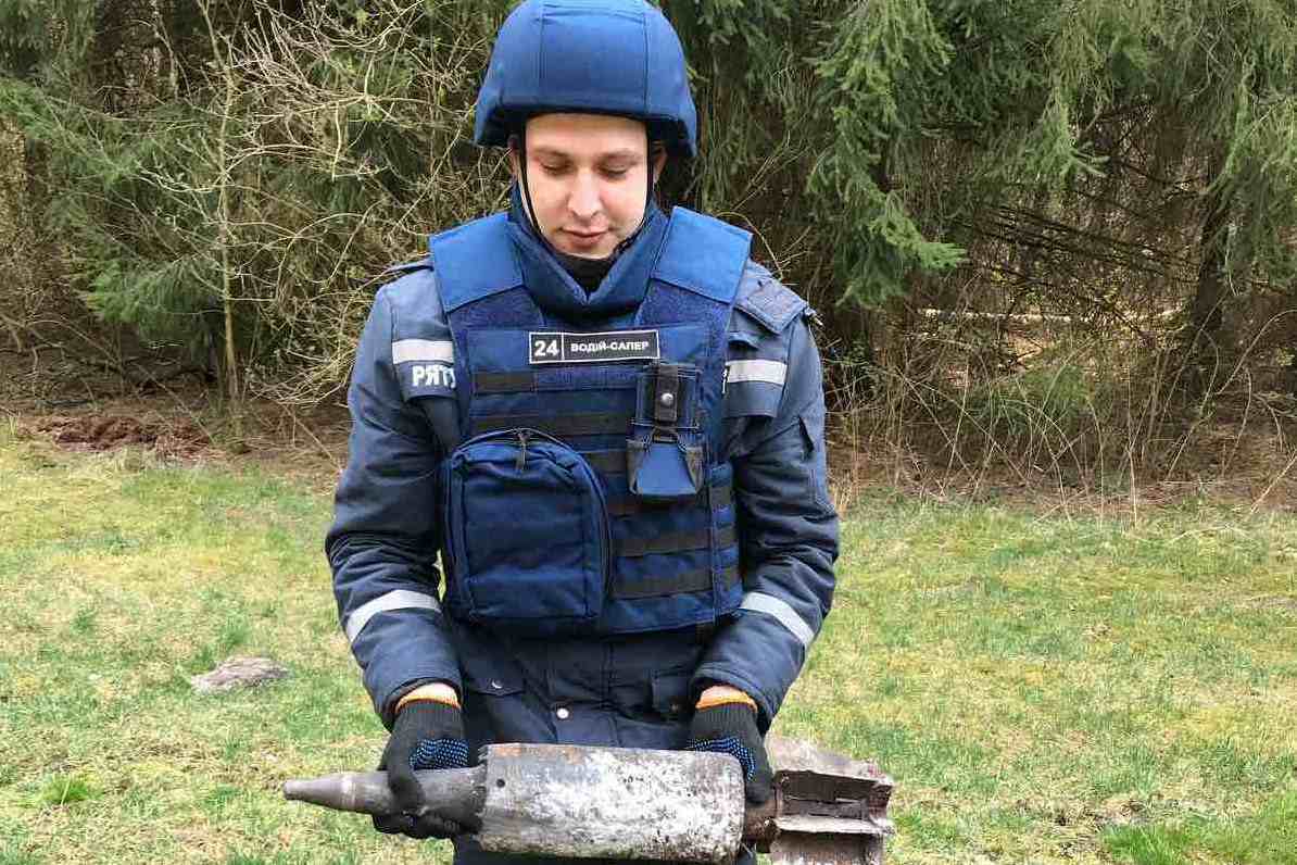 Чернігівська область: піротехніки ДСНС знищили 3 вибухонебезпечні предмети