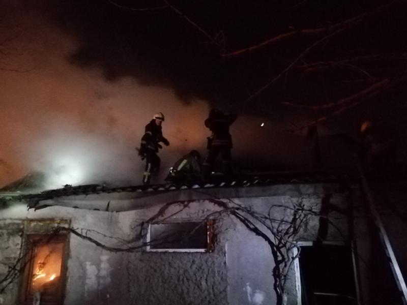 м. Одеса: рятувальники ліквідували загорання приватного житлового будинку