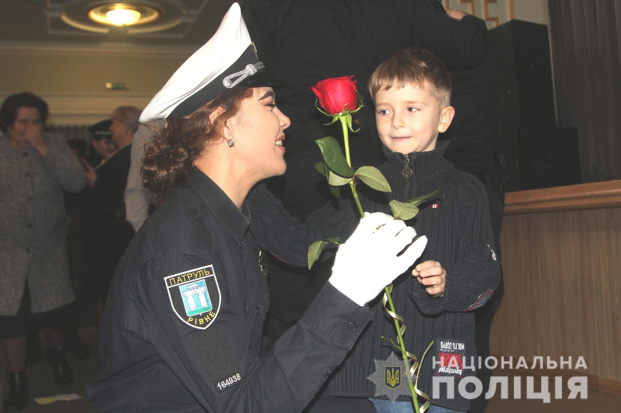 Перші випускники Рівненської академії патрульної поліції склали присягу на вірність українському народу