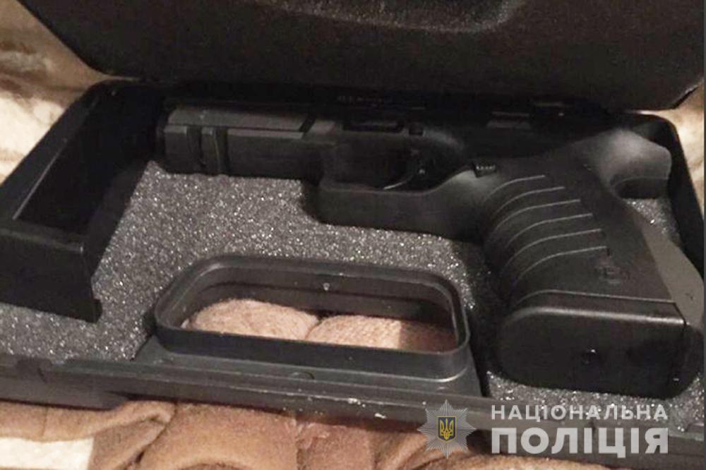 В Черкасах правоохоронці затримали осіб, які виготовляли та збували вогнепальну зброю