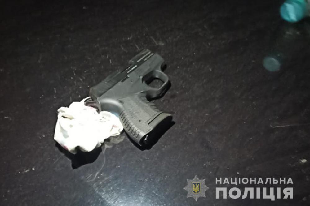 В Черкасах правоохоронці затримали осіб, які виготовляли та збували вогнепальну зброю