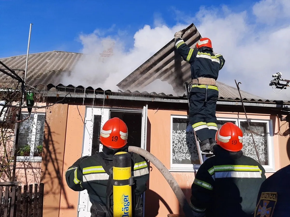 Кіровоградська область: рятувальники ліквідували 6 пожеж у житловому секторі, на одній з яких було травмовано чоловіка