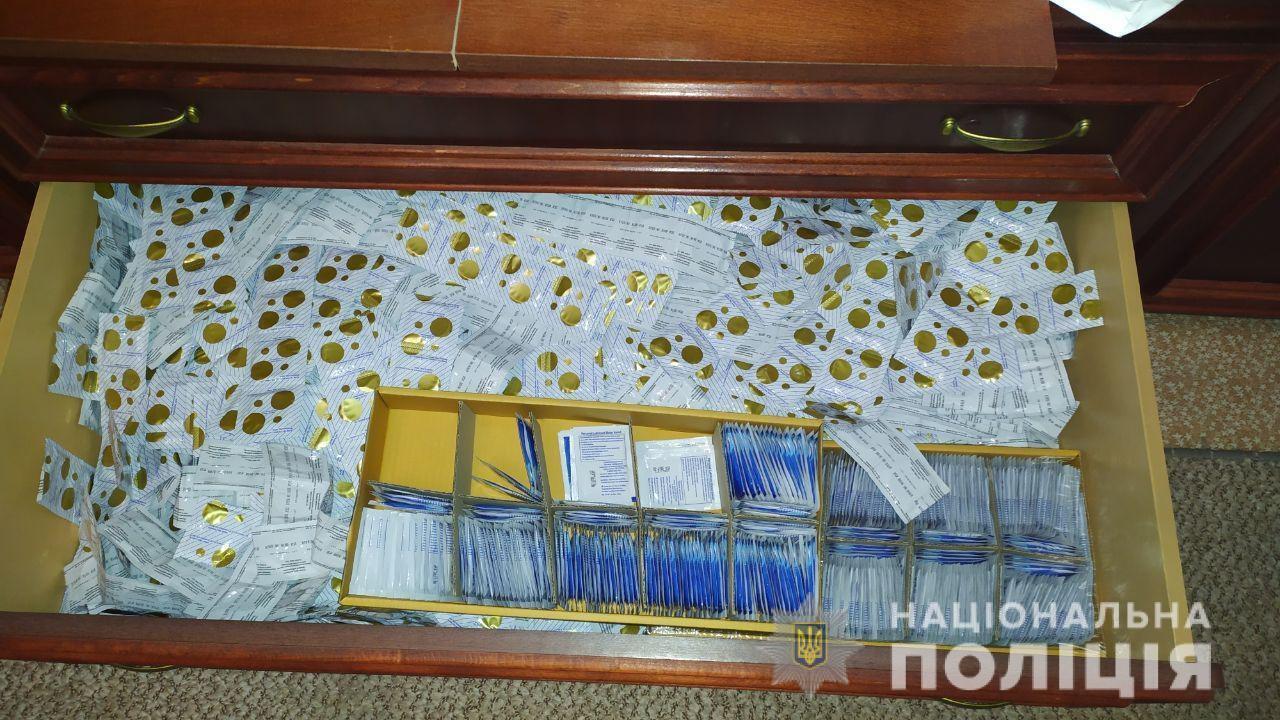 У Кривому Розі правоохоронці викрили в орендованій квартирі бордель