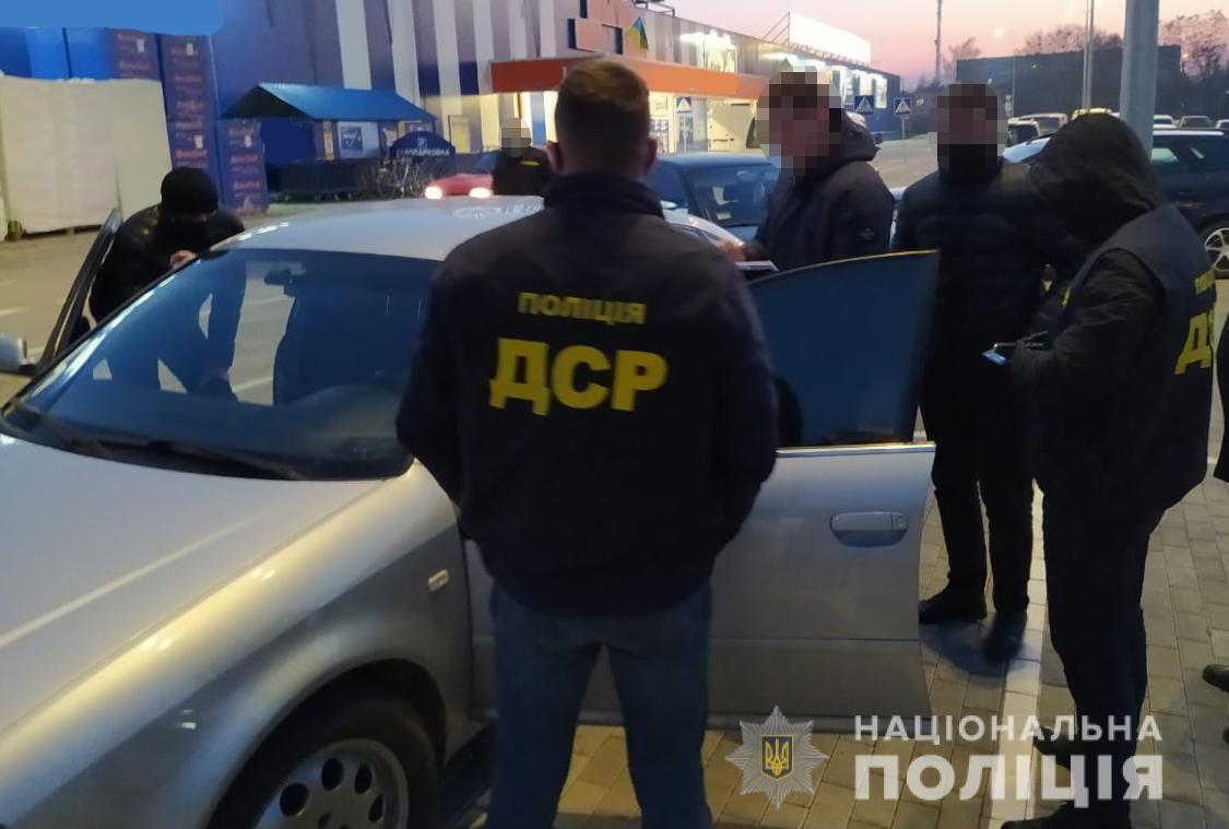 На Волині поліцейські затримали на отриманні неправомірної вигоди посадовця Держеконагляду