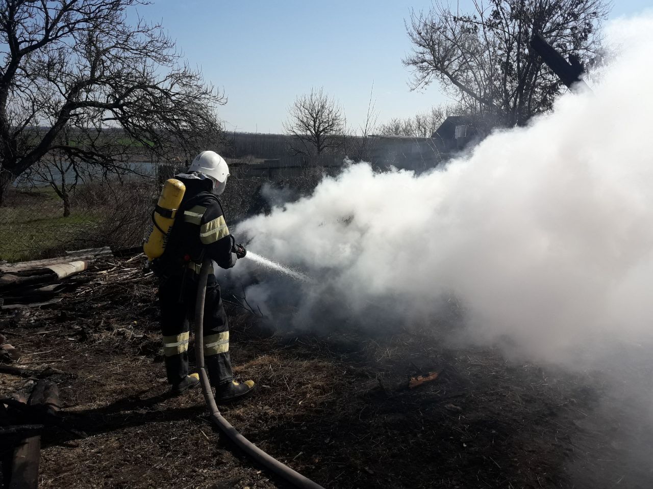 Кіровоградська область: рятувальники ліквідували 3 пожежі у житловому секторі, на одній з яких було травмовано чоловіка