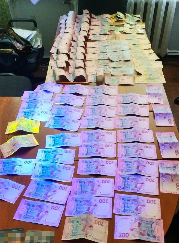 Директора районного центру соціальних служб однієї з РДА в Луганській області викрили за підозрою у одержання хабара (ФОТО)