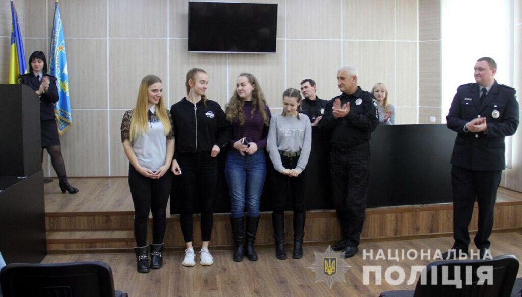 Маріупольські школярі вчилися розслідувати злочини під час детективного квесту (ВІДЕО)