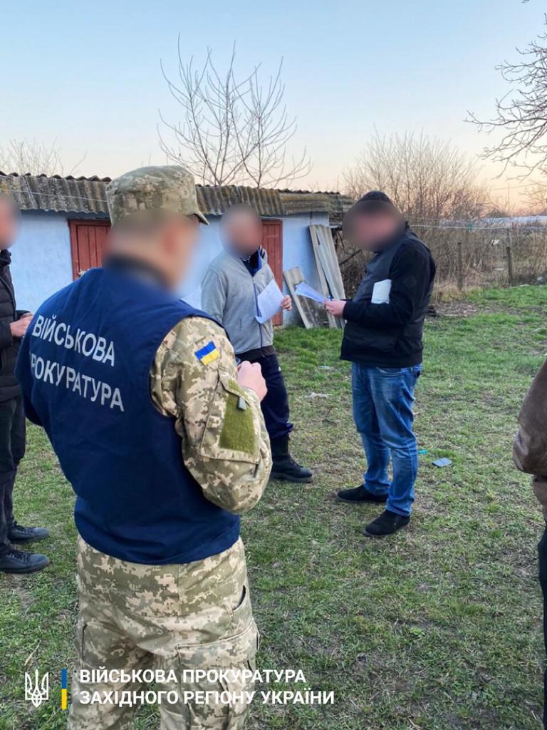 На Буковині військова прокуратура повідомила прикордоннику про підозру у збуті наркотичних засобів